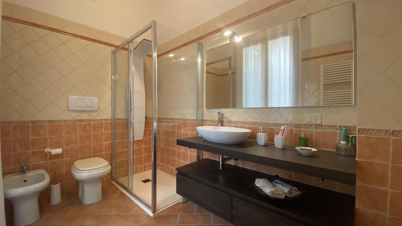 Indipendent Studio Apartment With Terrace - Parking Florence Ngoại thất bức ảnh