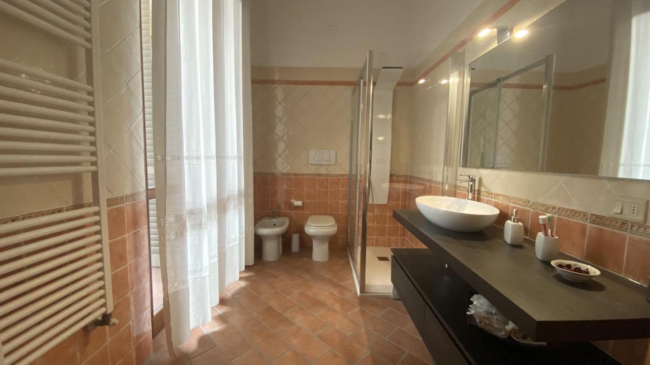 Indipendent Studio Apartment With Terrace - Parking Florence Ngoại thất bức ảnh