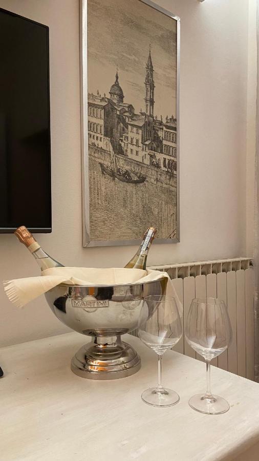 Indipendent Studio Apartment With Terrace - Parking Florence Ngoại thất bức ảnh