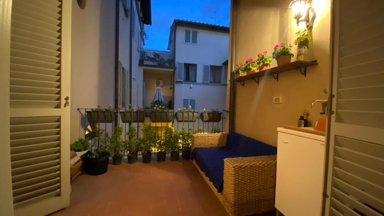 Indipendent Studio Apartment With Terrace - Parking Florence Ngoại thất bức ảnh