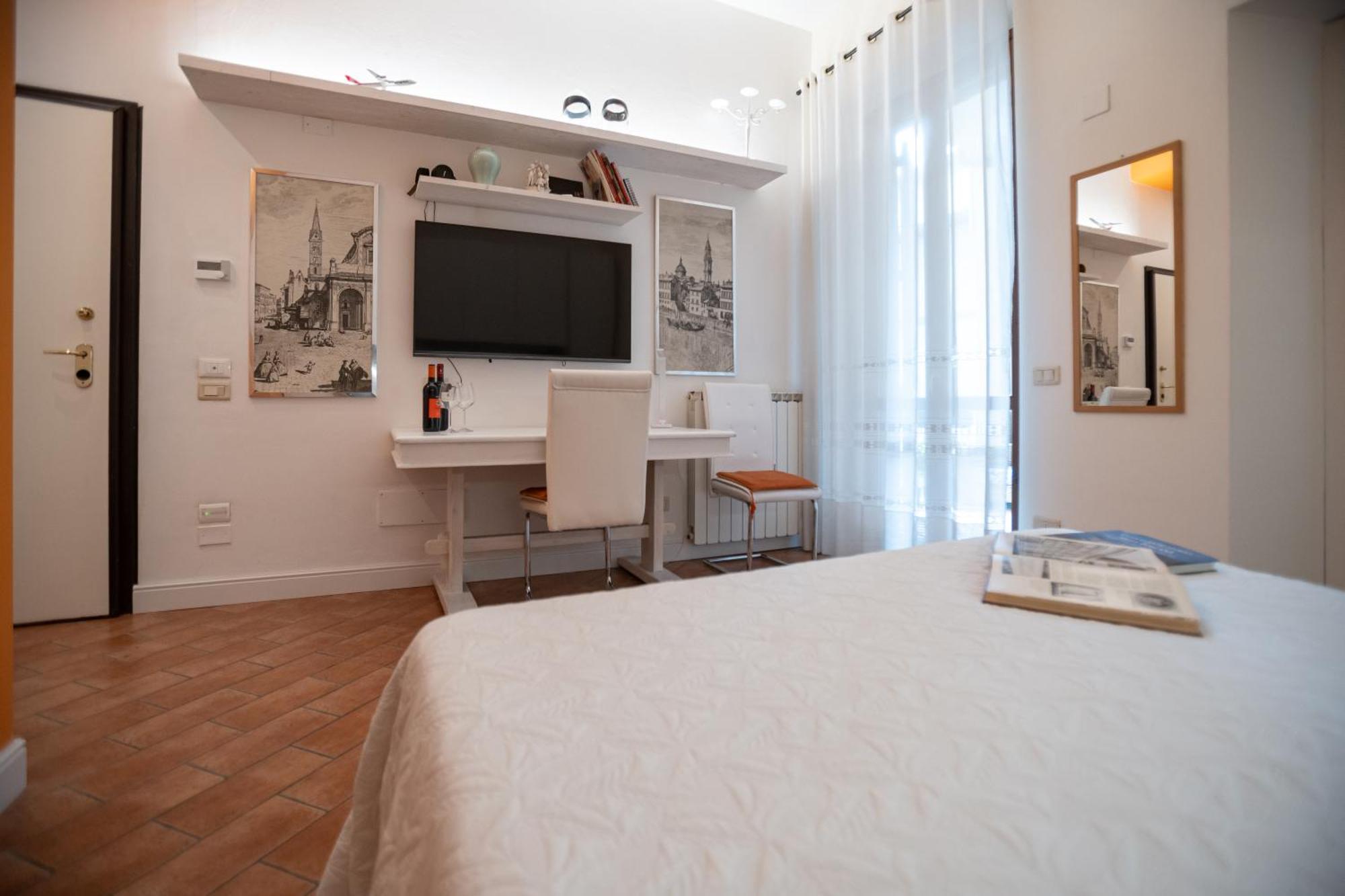 Indipendent Studio Apartment With Terrace - Parking Florence Ngoại thất bức ảnh