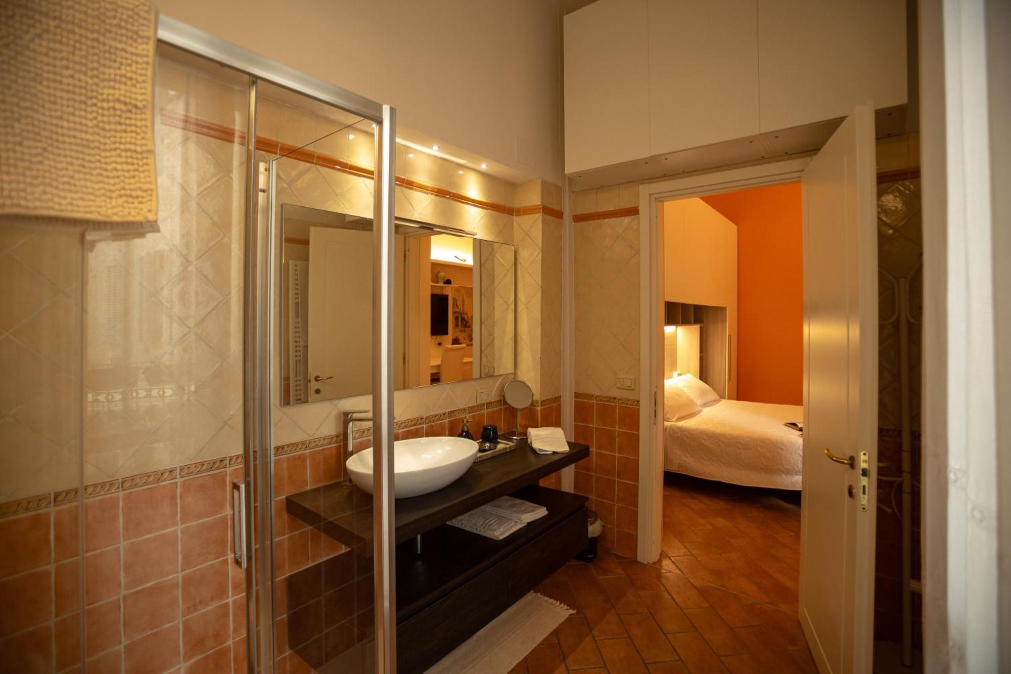 Indipendent Studio Apartment With Terrace - Parking Florence Ngoại thất bức ảnh