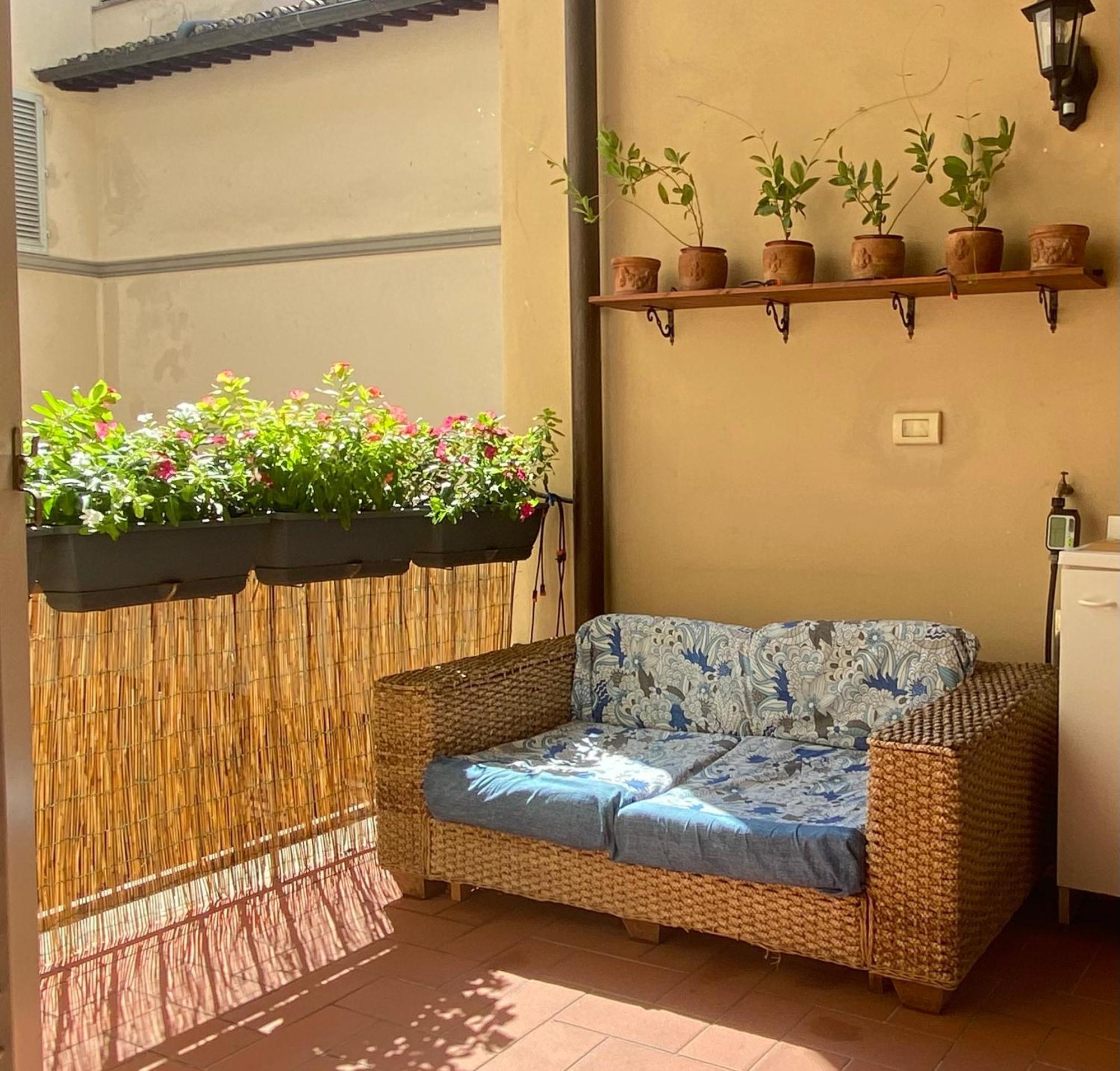 Indipendent Studio Apartment With Terrace - Parking Florence Ngoại thất bức ảnh