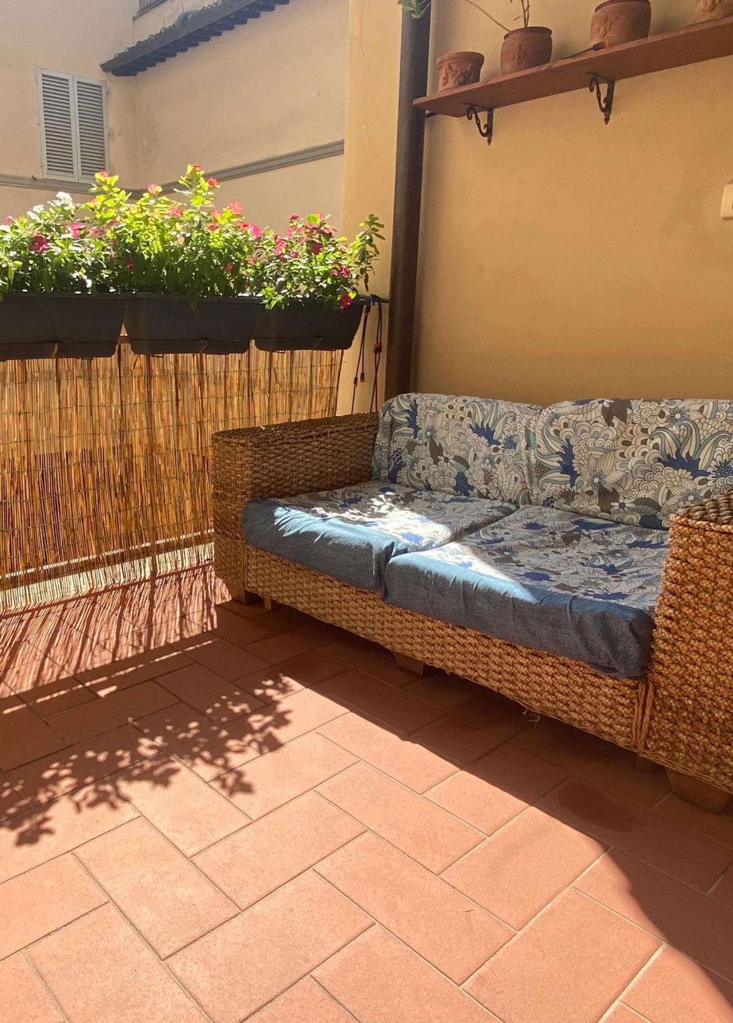 Indipendent Studio Apartment With Terrace - Parking Florence Ngoại thất bức ảnh