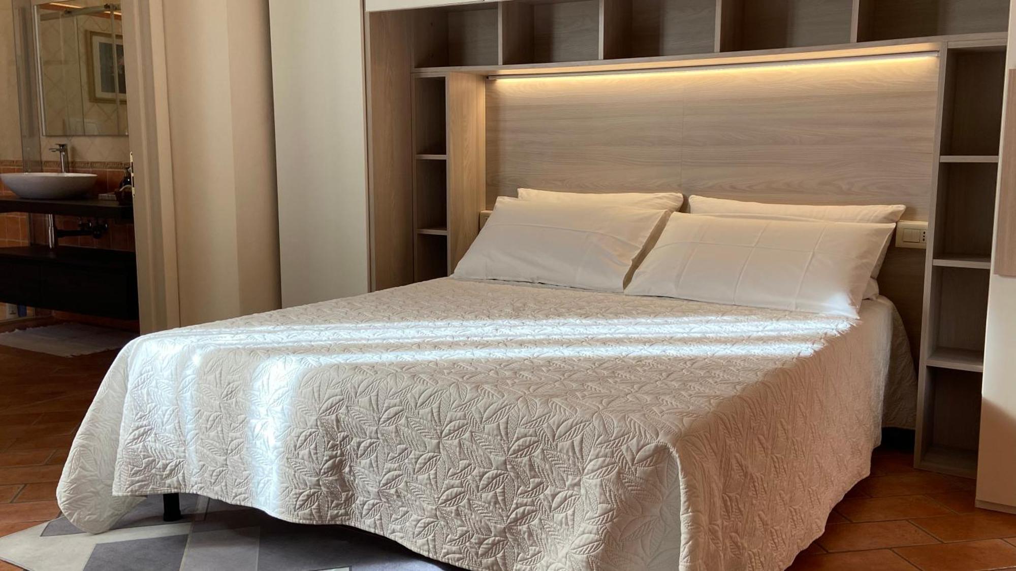 Indipendent Studio Apartment With Terrace - Parking Florence Ngoại thất bức ảnh