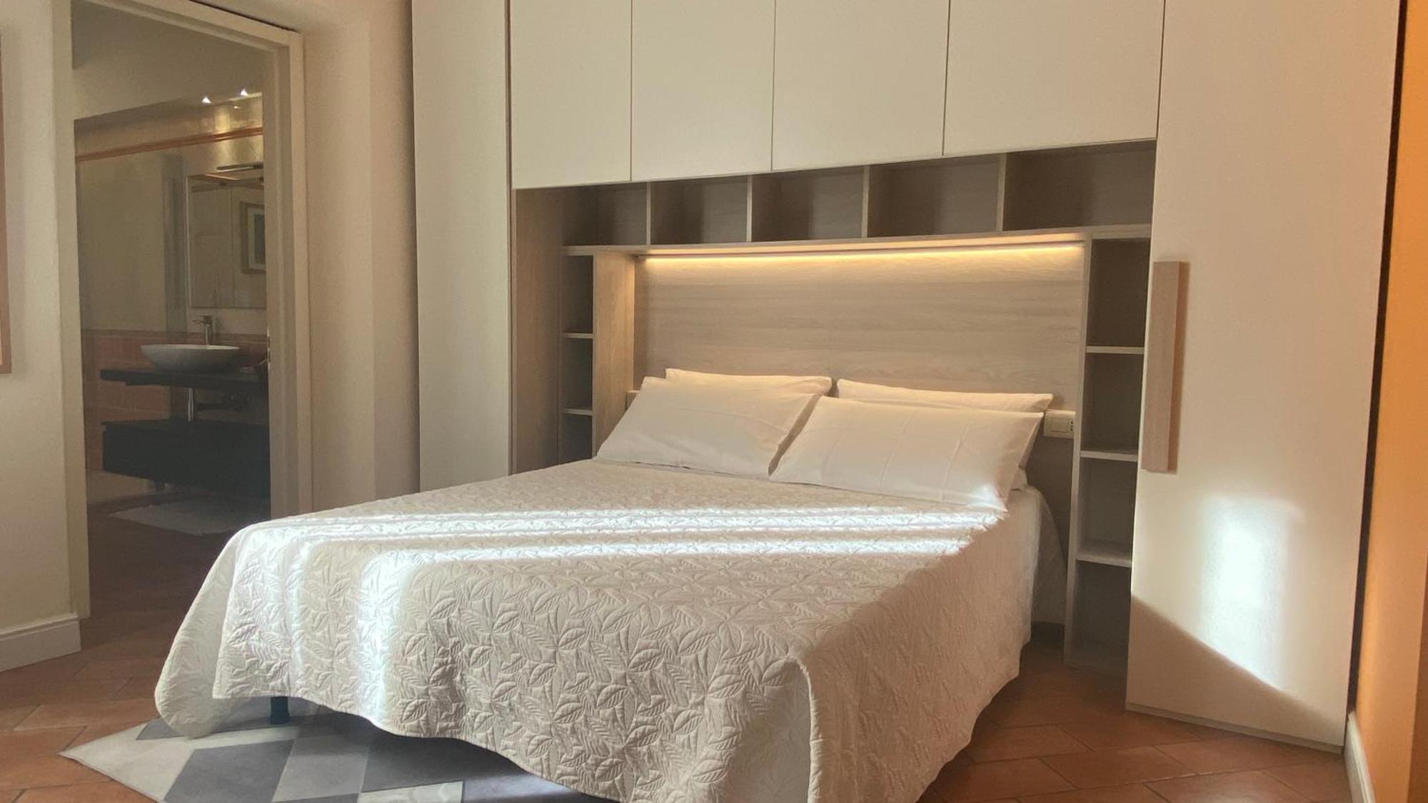 Indipendent Studio Apartment With Terrace - Parking Florence Ngoại thất bức ảnh